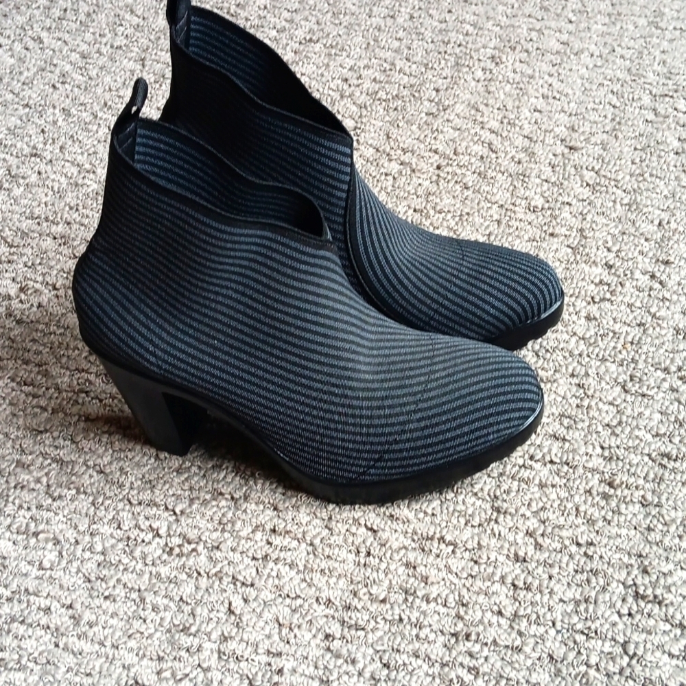 Charleston Shoe Co. striped bootie size 7